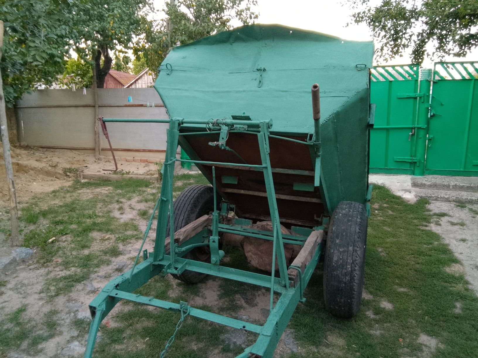 Продам саморобний трактор з прицепом-самоскид.
