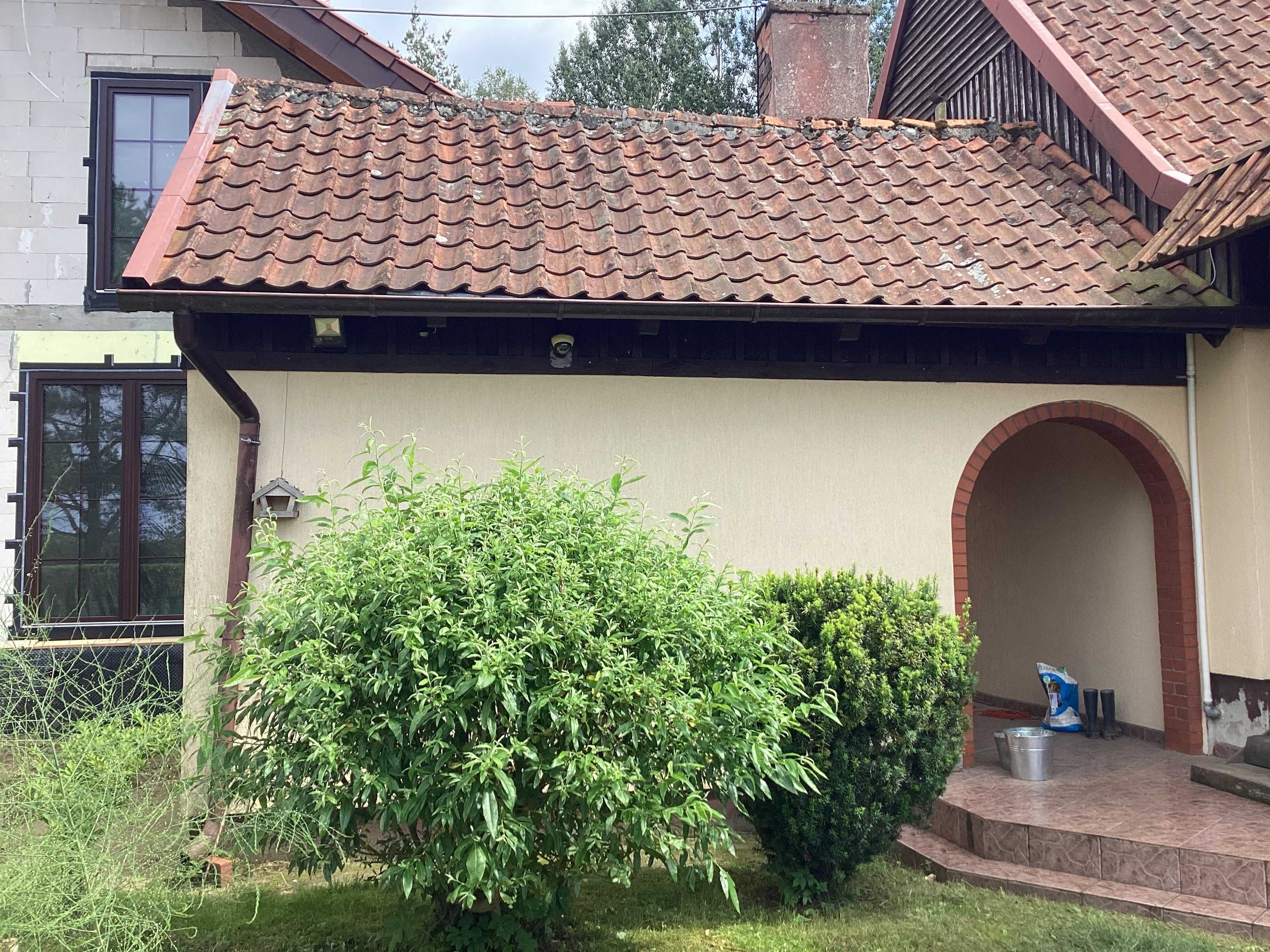Dachówkę, cegłę, rozbiórkową z przedwojennego budynku