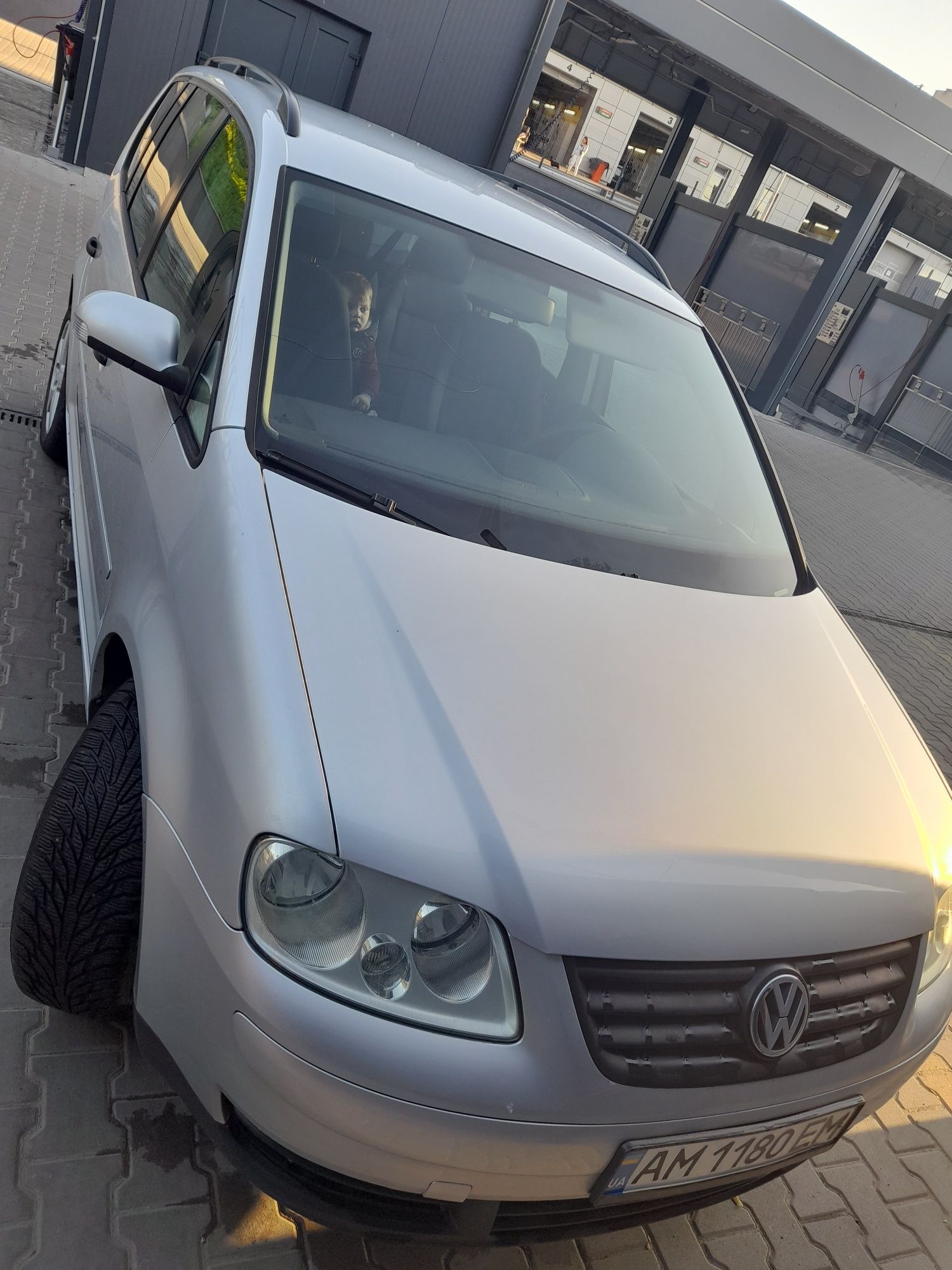 VW touran 1.6 fsi бензин