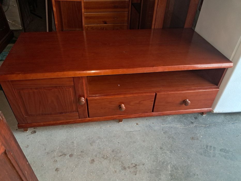 Móvel de sala para tv em madeira