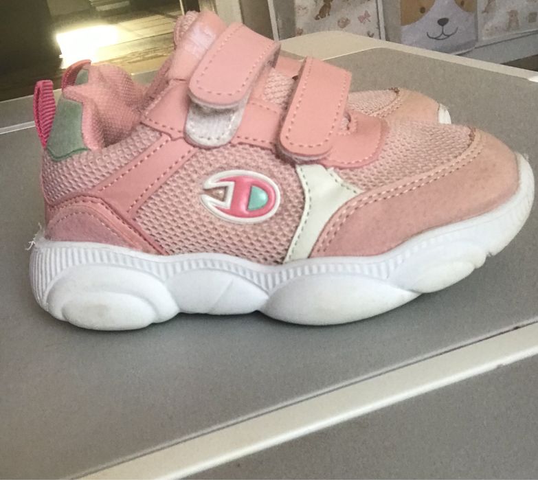 Кросівки для дівчинки