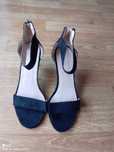 Chinelas de senhora pretas