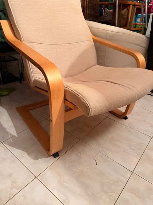 Cadeirão IKEA almofada creme de boa qualidade