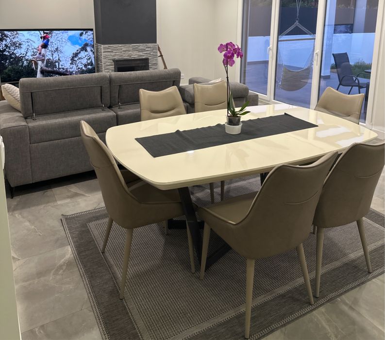 Mesa de jantar em otimo estado