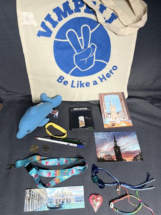 Pamiątki z podróży (15 sztuk) i mały upominek / niespodzianka gratis