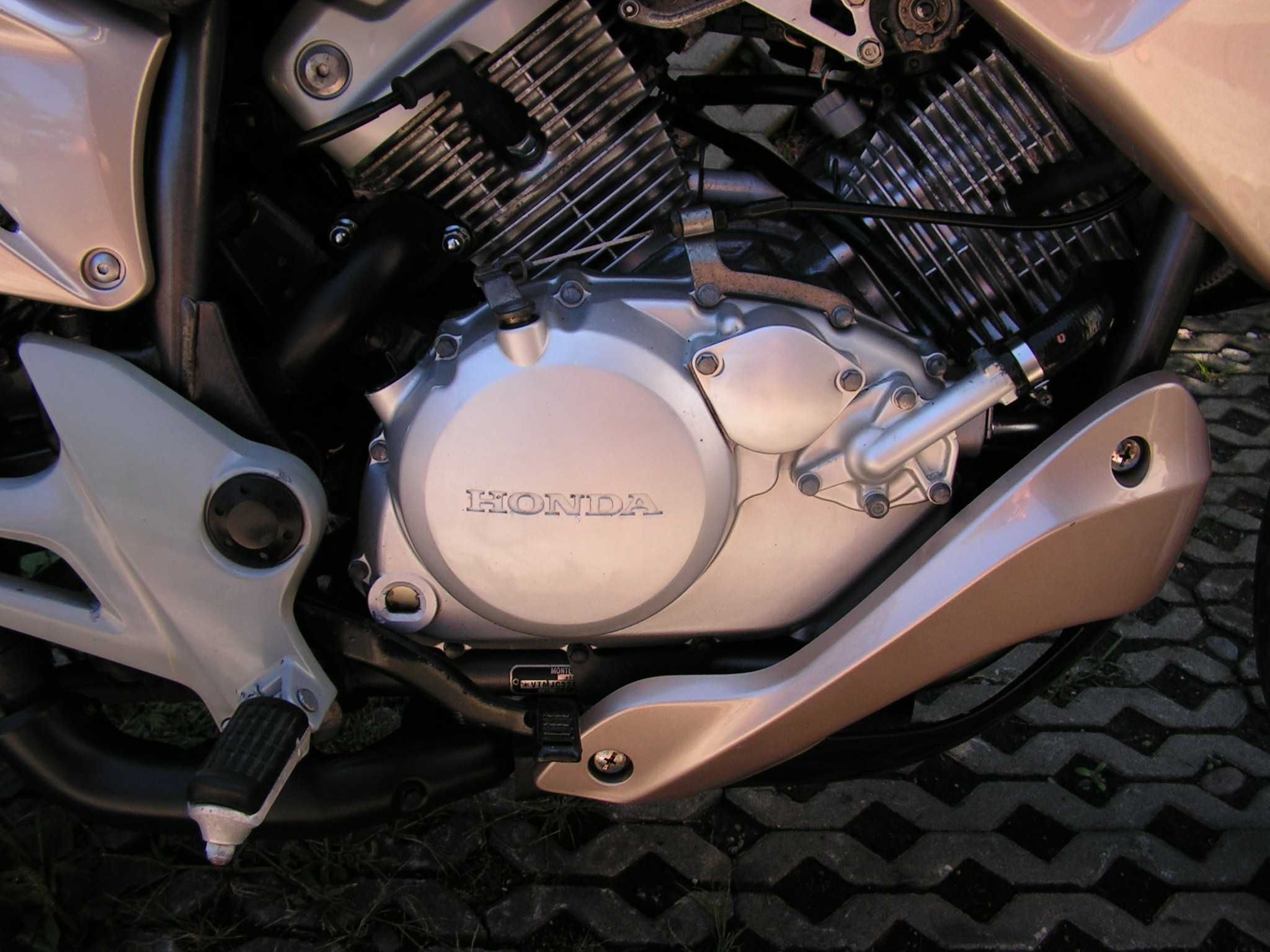 HONDA VARADERO 125 XL LIFT WTRYSK KUFER shadow cbf cbr wr 2008r. Kat B