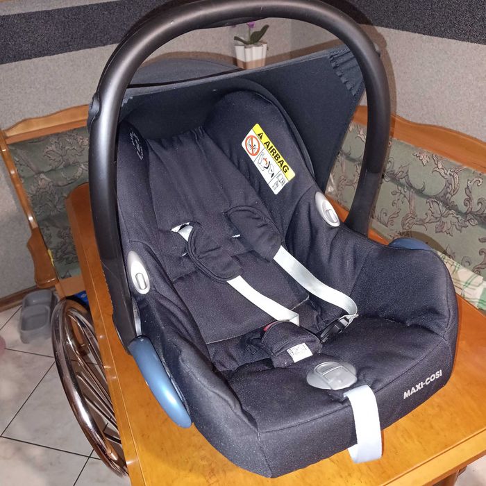 Fotelik Maxi Cosi CabrioFix z bazą FamilyFix 0-13+pokrowiec na nóżki