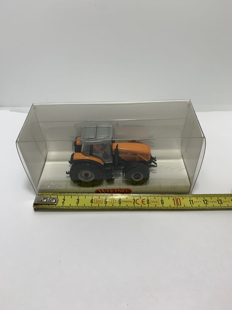 Massey Ferguson 8280 da Wiking escala 1/87