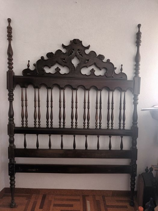 Mobilia quarto completa, casal, cama, comoda, cadeiras, etc