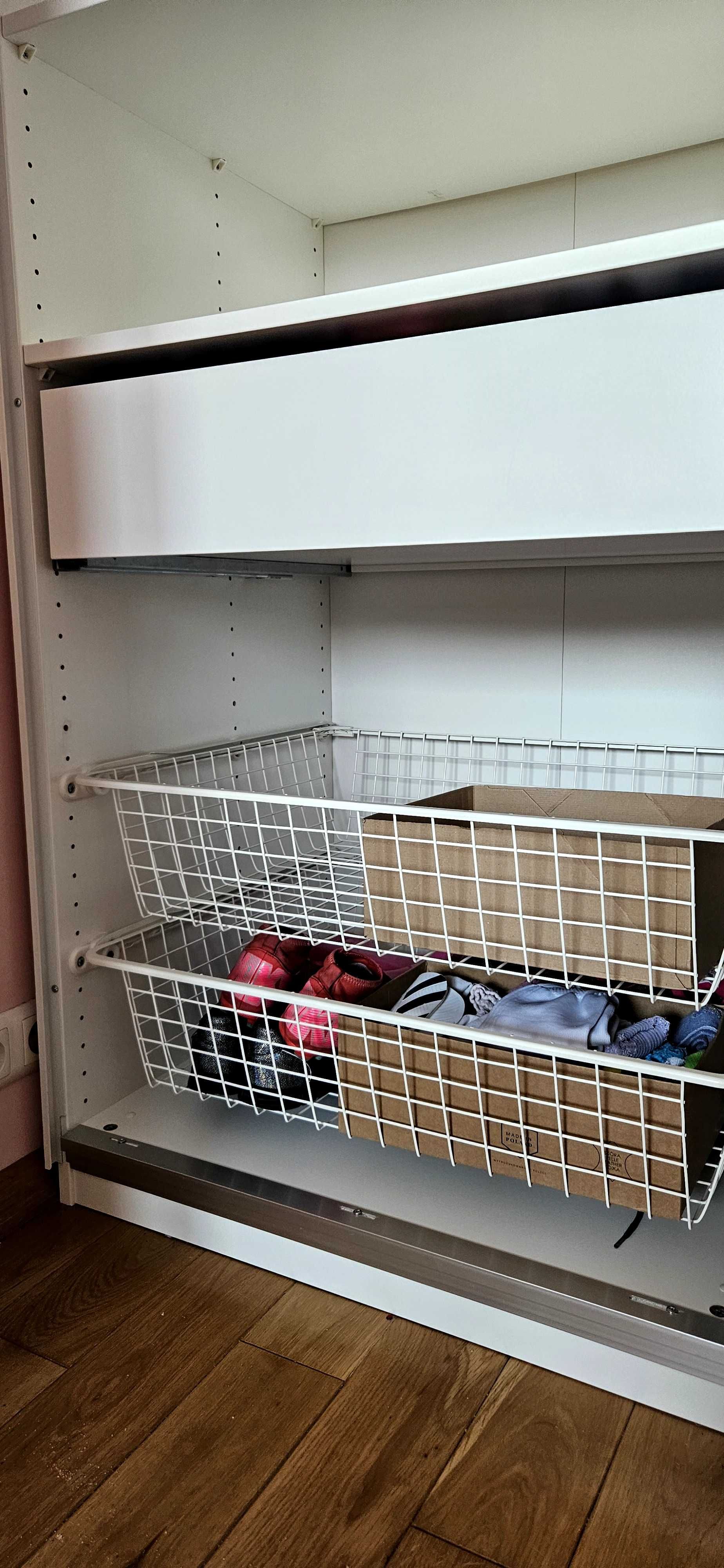 Szafa pax 150x66x236 biała szkło