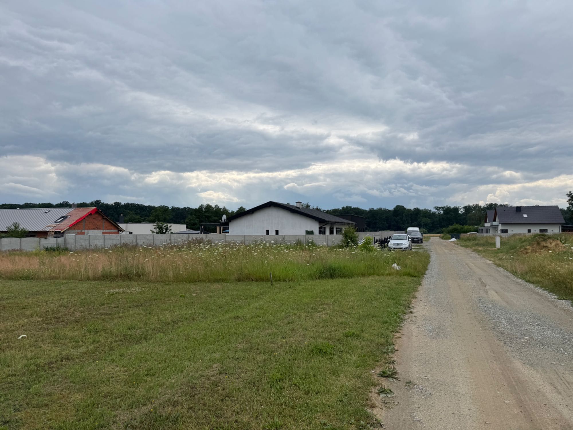 Działka budowlana pod lasem