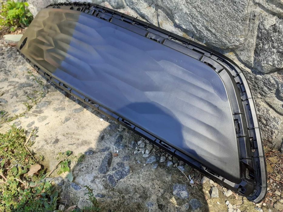 Решітка верхня, гриль Chevrolet bolt euv 42739812, 42788566