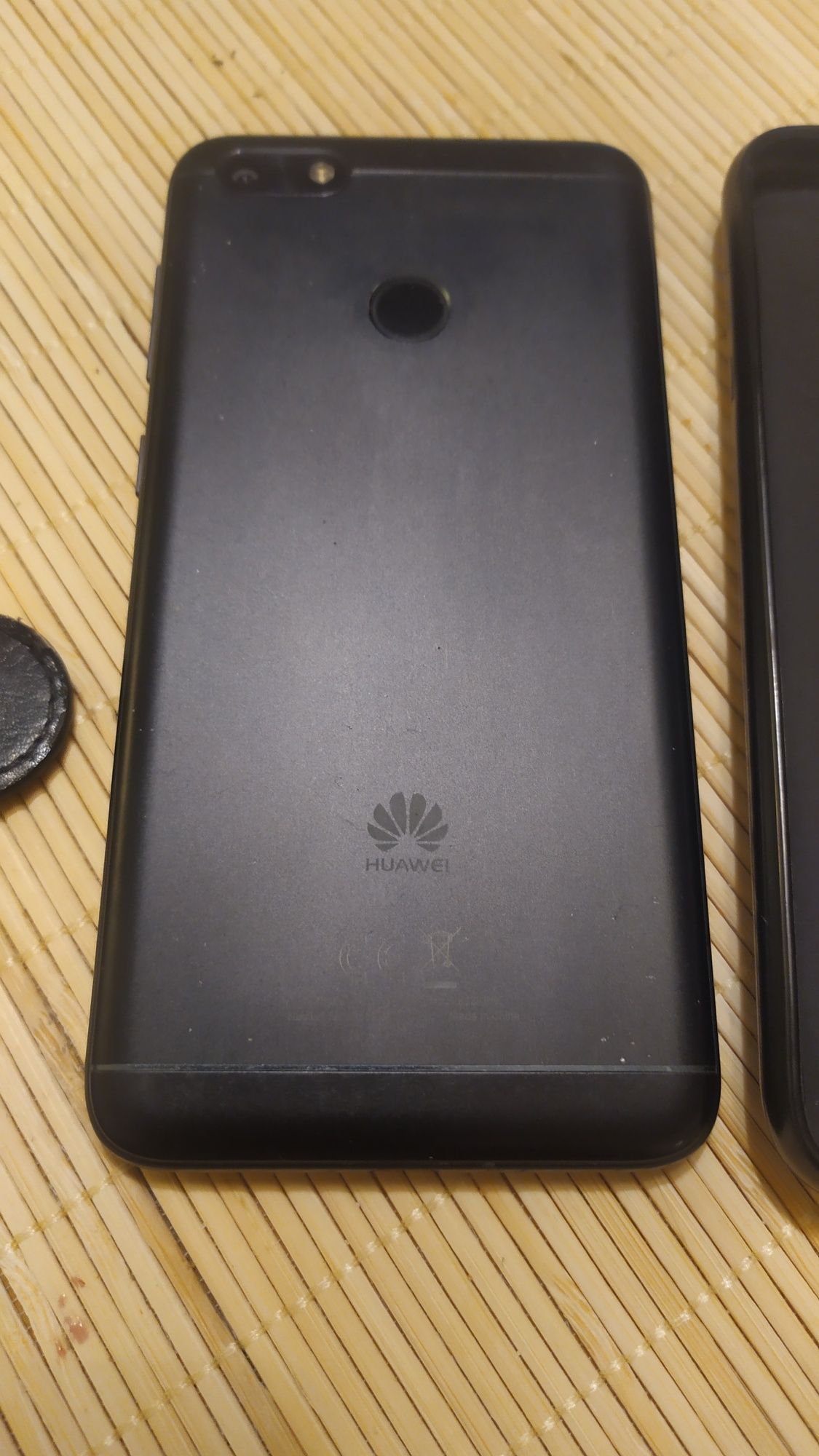 Telefon Huawei P9 lite mini czarny z etui z magnesem