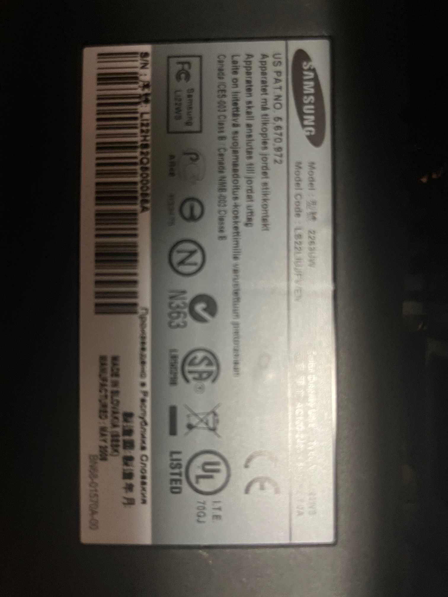 Monitor SAMSUNG z uchwytem ściennym