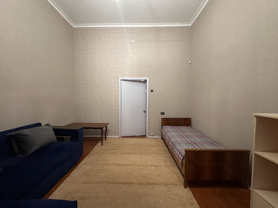 Стрілецька 6/7, метро Золоті ворота. Центр, 1к кв.