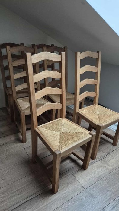 Krzesła drewniane