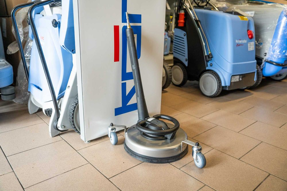 Talerz, Szczotka do czyszczenia kostki brukowej. T-racer