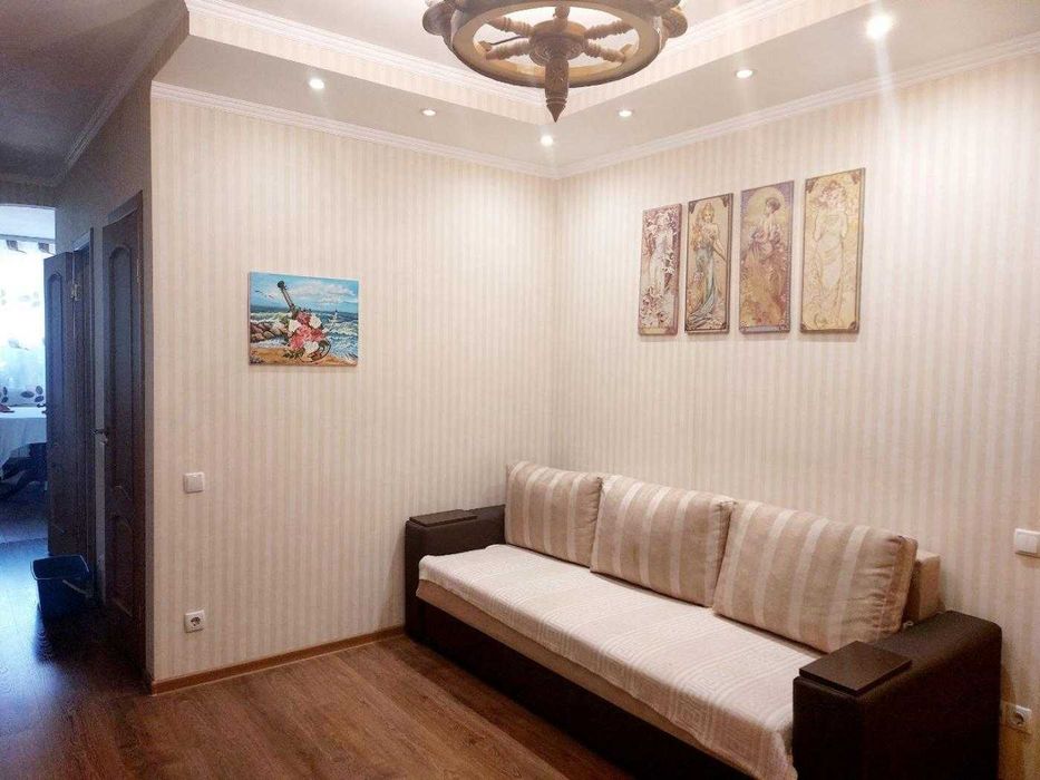 БЕЗ КОМІСІЇ! дуже велика 2 кімнатна квартира. ТОП локація