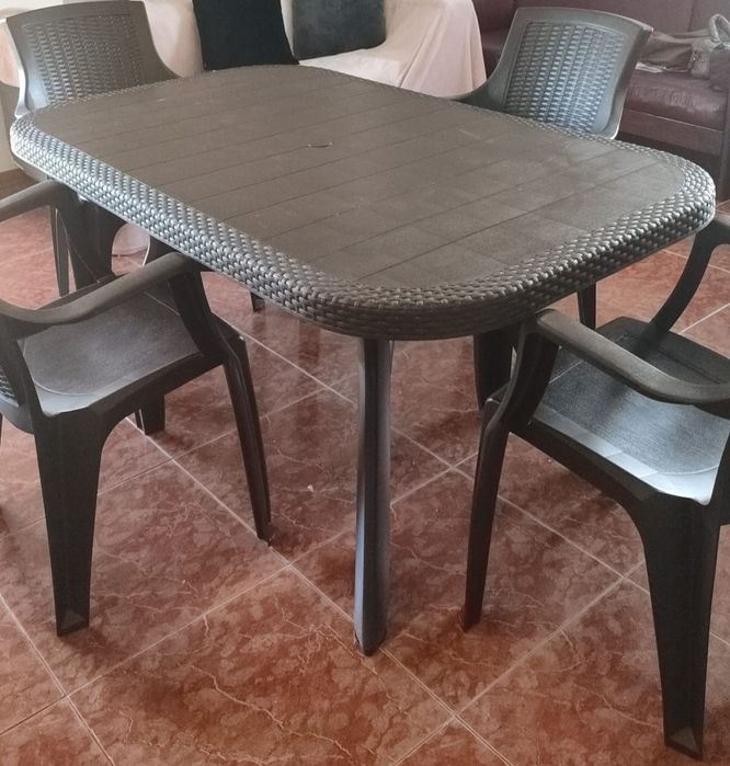 Vendo mesa de plásrico