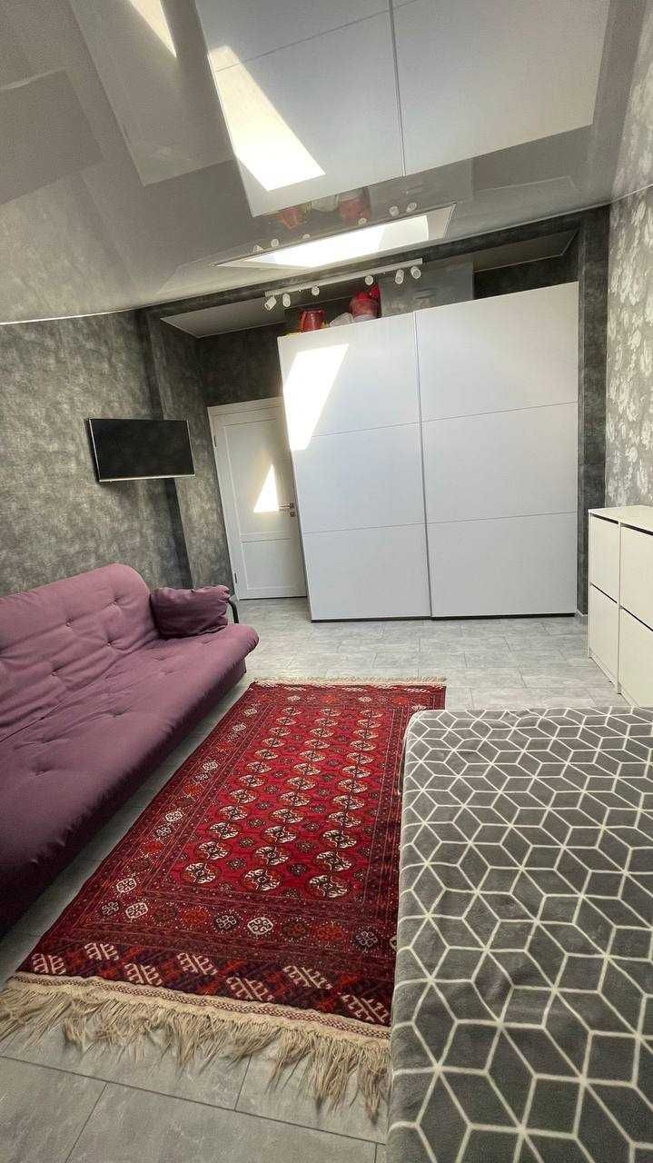 Продаж 3-кімнатної квартири в центрі (вул. Бельведерська)