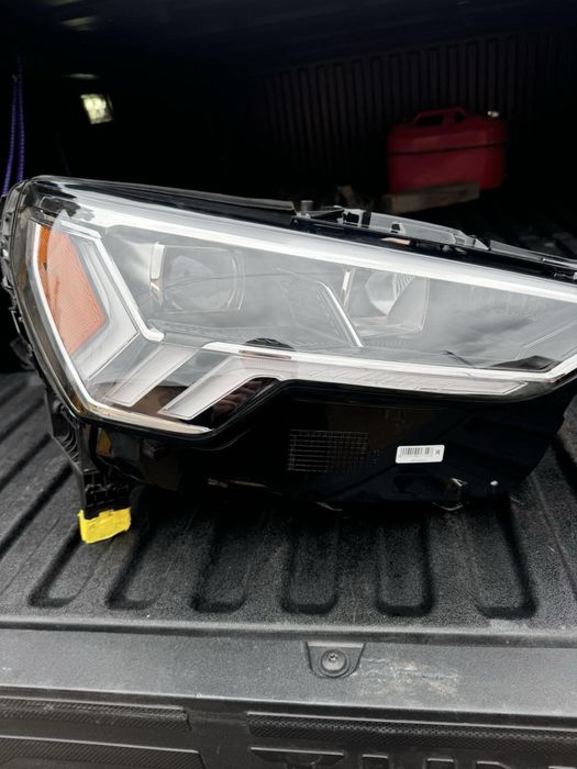 Фара Audi Q3 оригінал 2020-2024