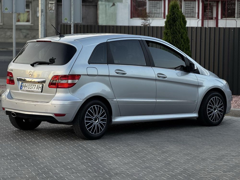 Продам Mercedes B-класса 2010 г. 1.7 Автомат 7 передач