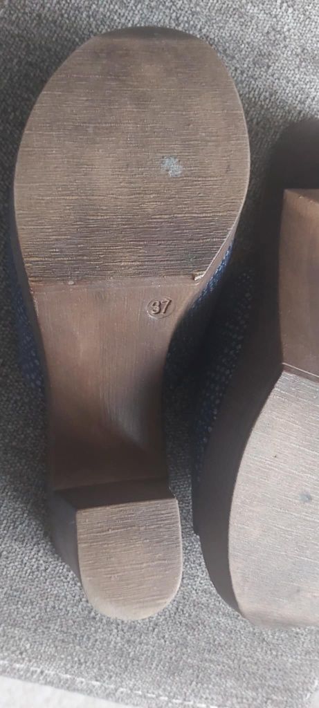 Klapki na platformie Lasocki r.37