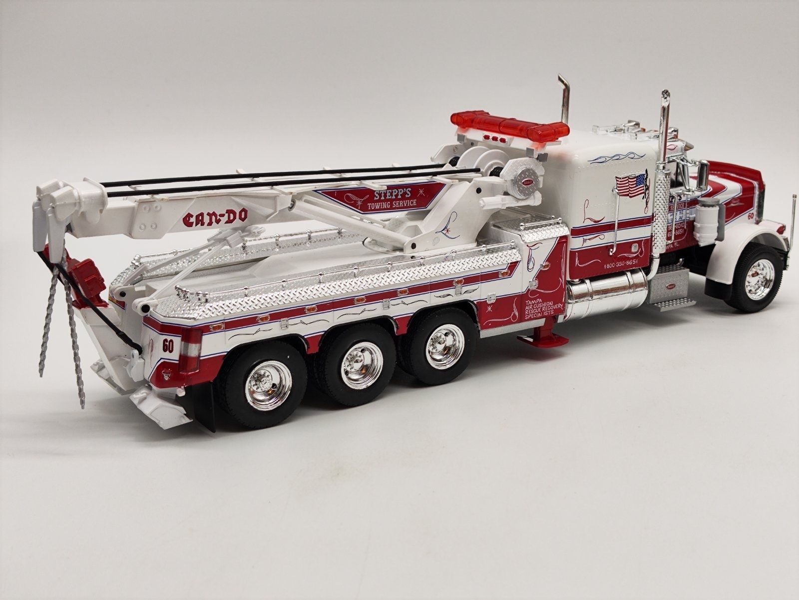 1/43 Kenworth T880 8x4 (2018) Peterbilt 359 (1980) - "Wrecker"