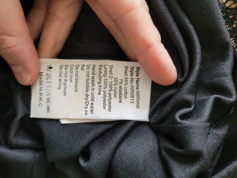 Nowa elegancka czarno beżowa sukienka dopasowana w koronke Butik S