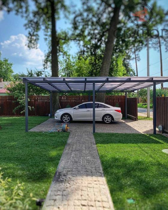 Навіс біля гаража. Навіс для стоянки. Навіс для авто.