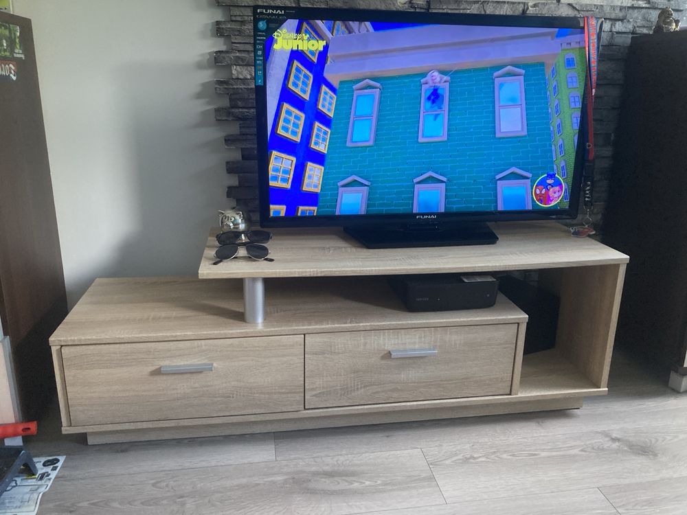 Szafka RTV dł.138 cm wys 45,5 cm uzywana