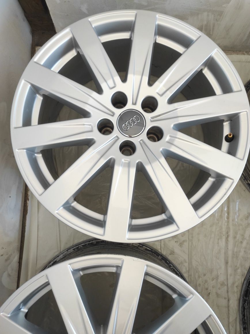 224 Felgi aluminiowe ORYGINAŁ AUDI R 18 5x112 otwór 66,6 Bardzo Ładne