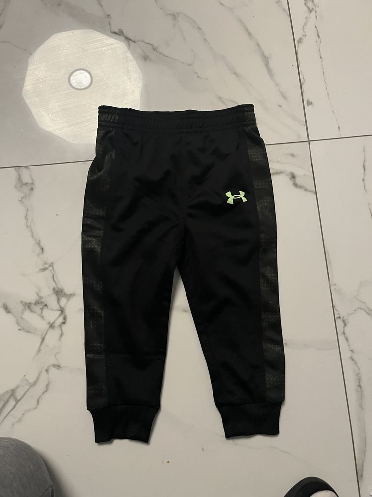 Spodnie Under Armour  9/12 miesięcy