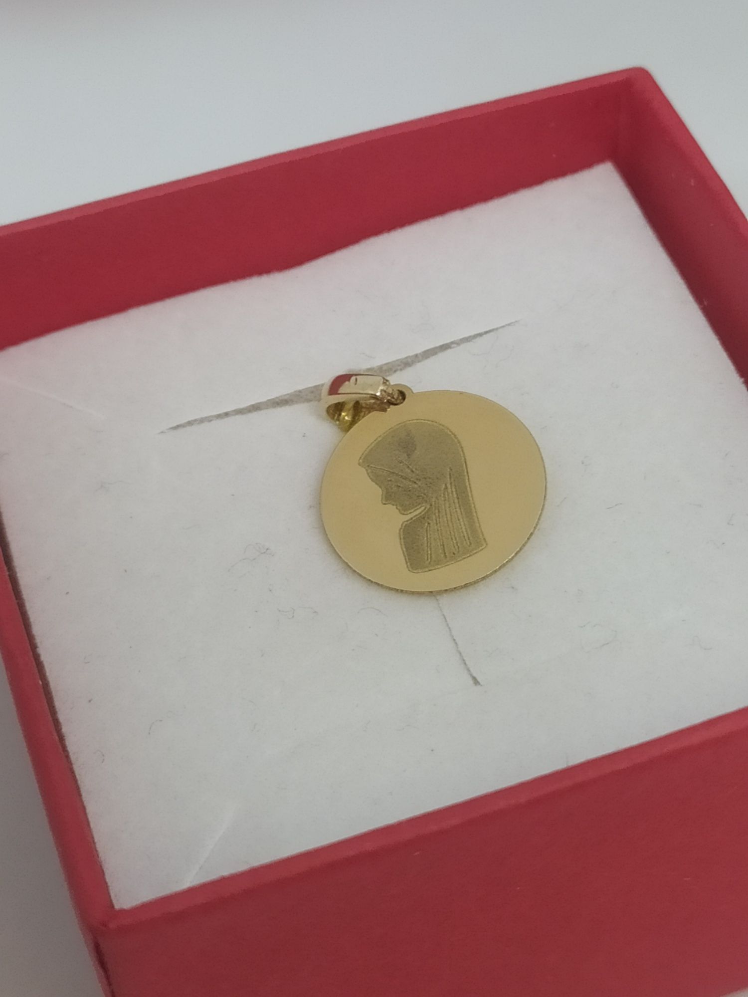 Nowoczesny złoty medalik z laserowym wizerunkiem żółte złoto pr 585