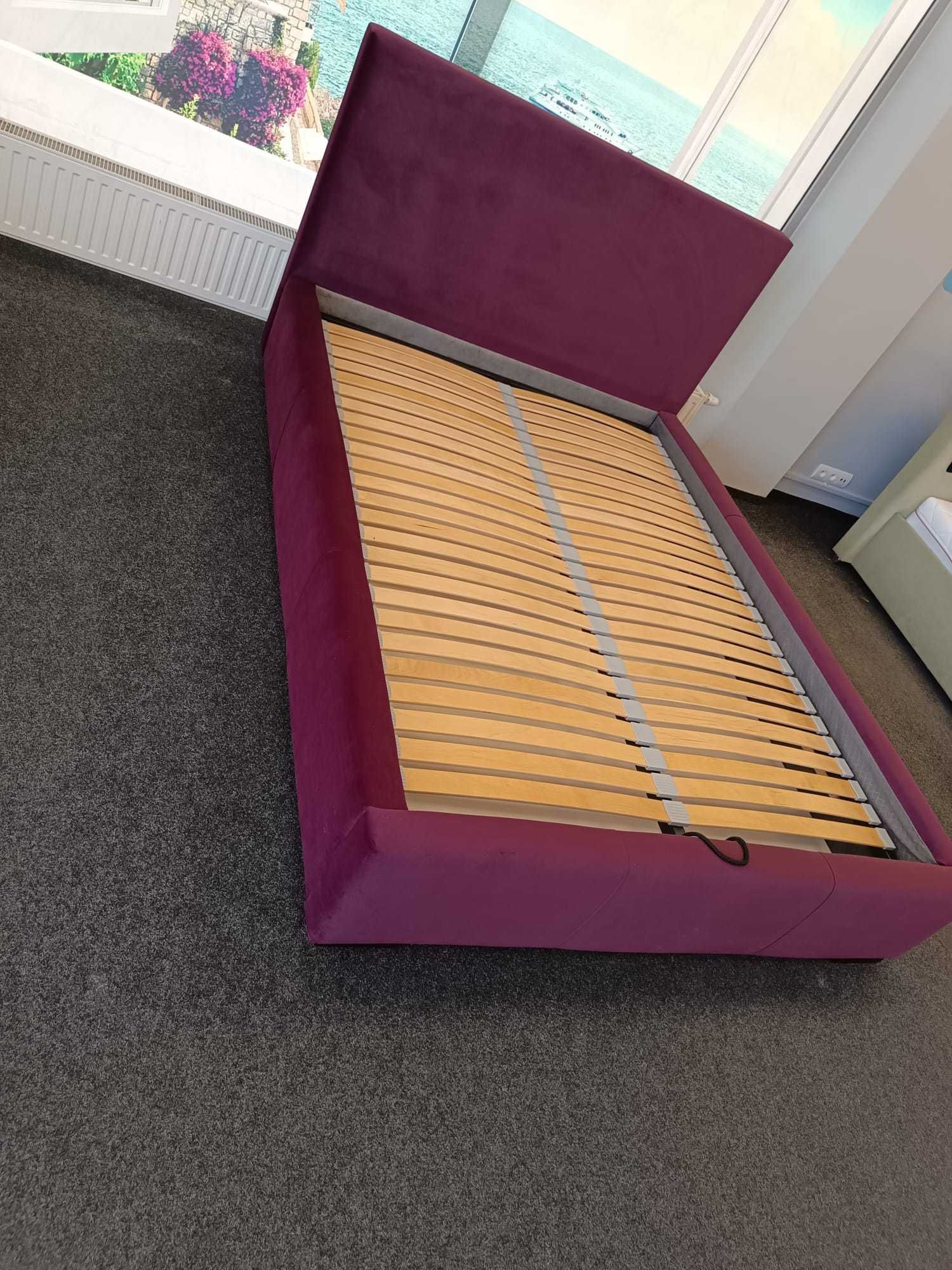 Piękne łóżko tapicerowane z pojemnikiem 140x200, kolor ciemny fiolet