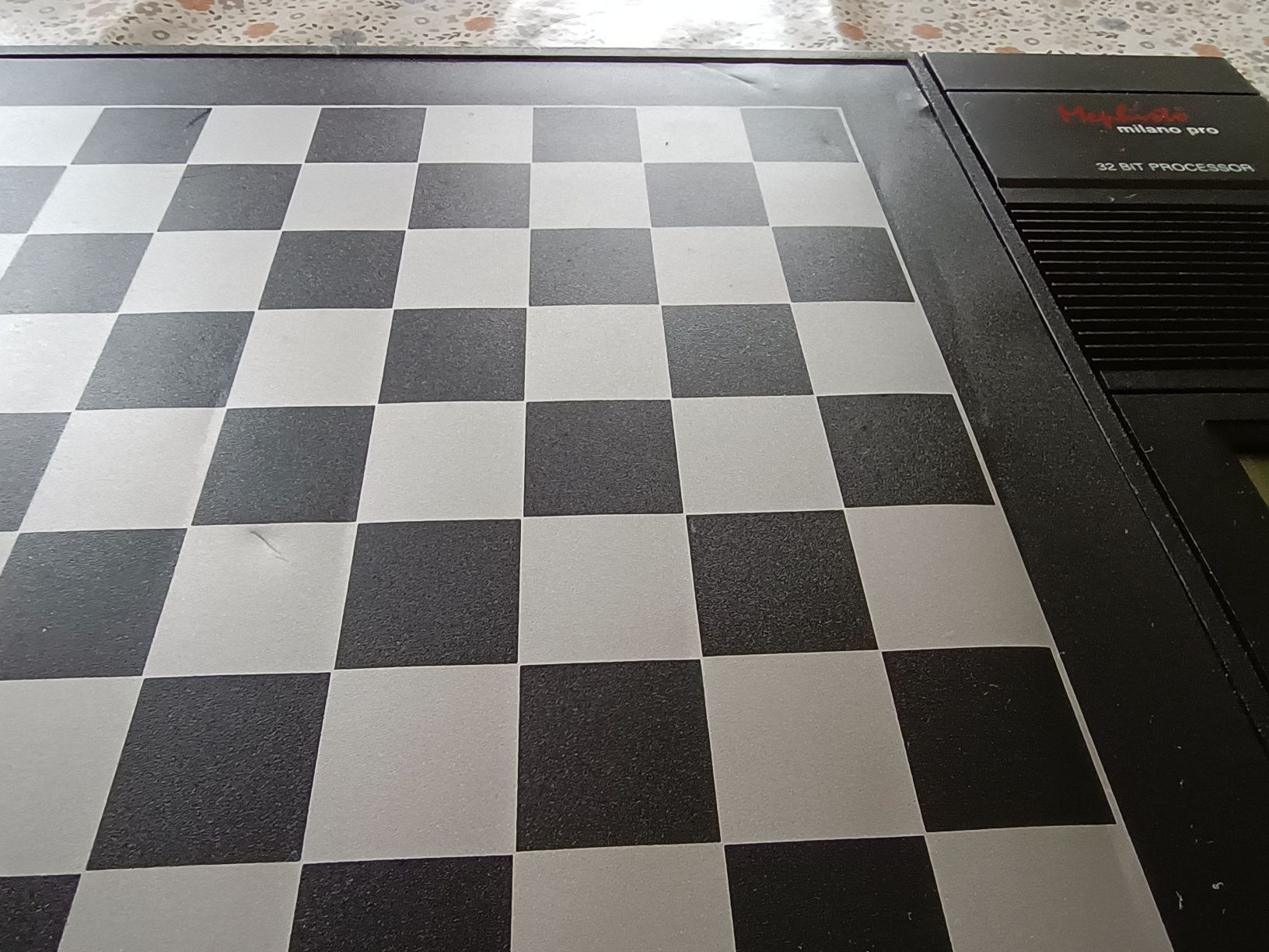 Komputer szachowy Mephisto Milano Pro