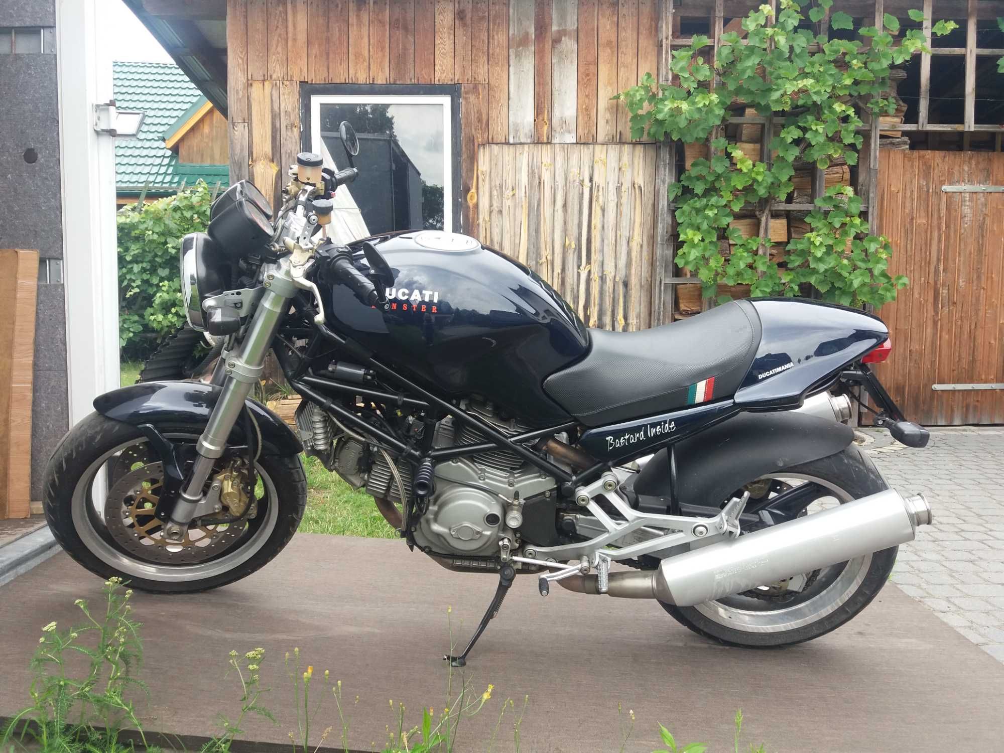 Ducati Monster 900i