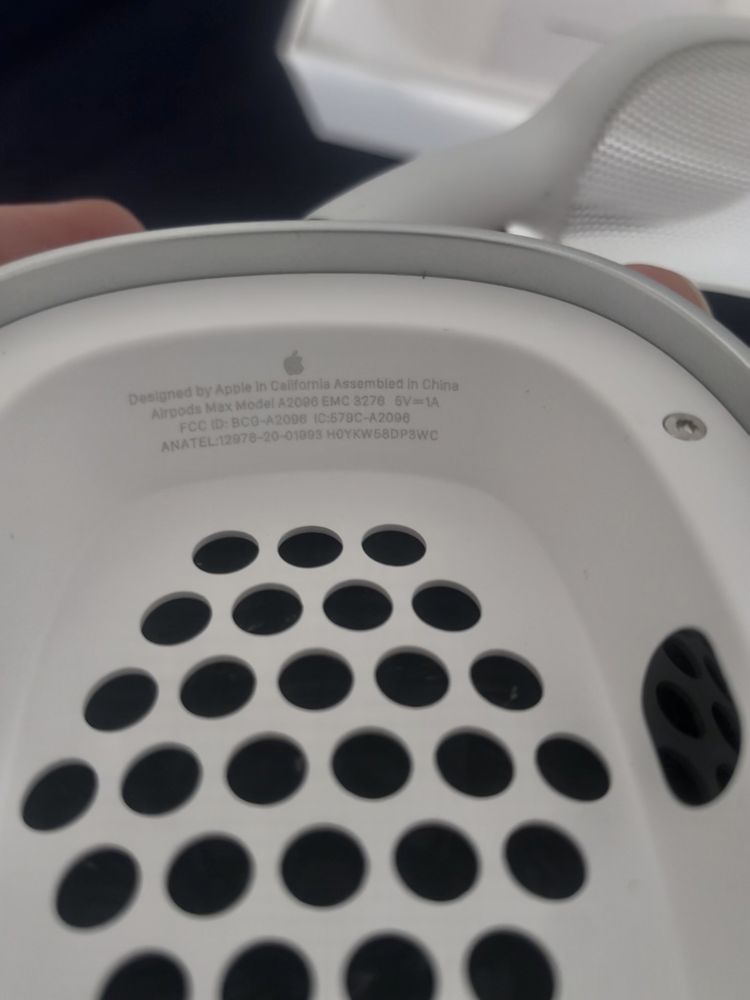 AirPods Max Prateados