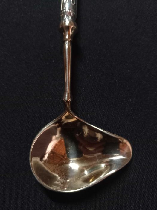 Prata - Concha molheira com cabo em prata