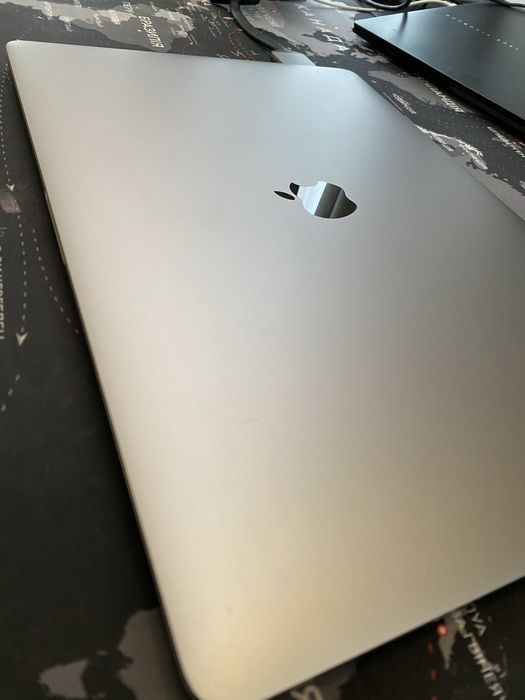 Macbook Pro 15 2018 i7 16/512 Radeon Pro 560x 4gb