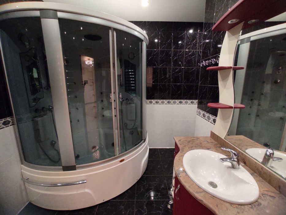 Продаж 3 кімнатної квартири Центр