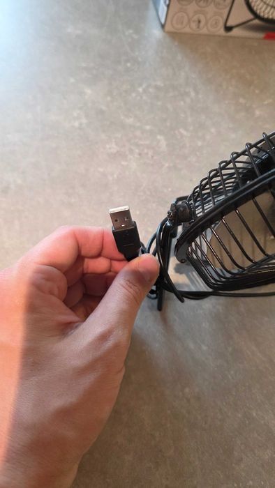 Nowy wiatrak biurkowy USB Mesko MS 7322 - Idealny na Lato!