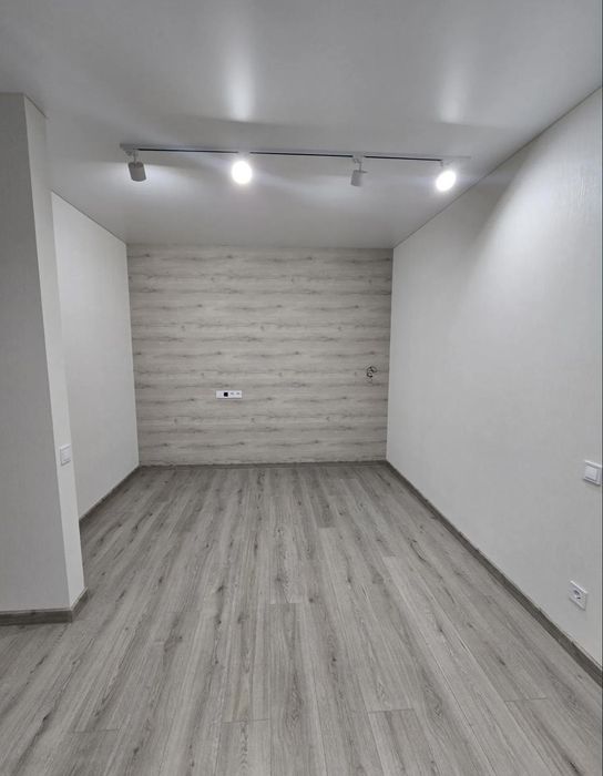 Продам 1 комнатную ЖК Птичка
