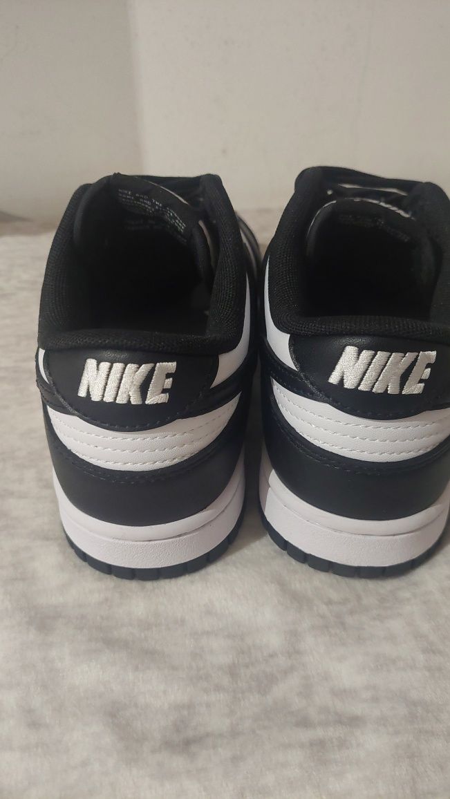 Tennis nike panda 40