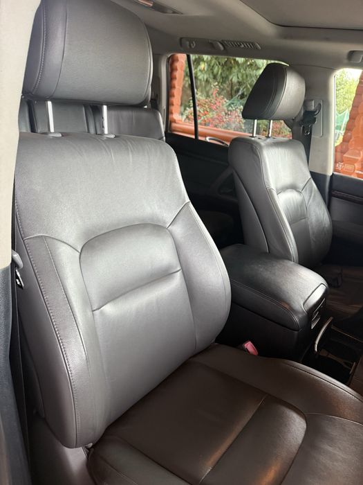 Toyota Land Cruiser V8 2010