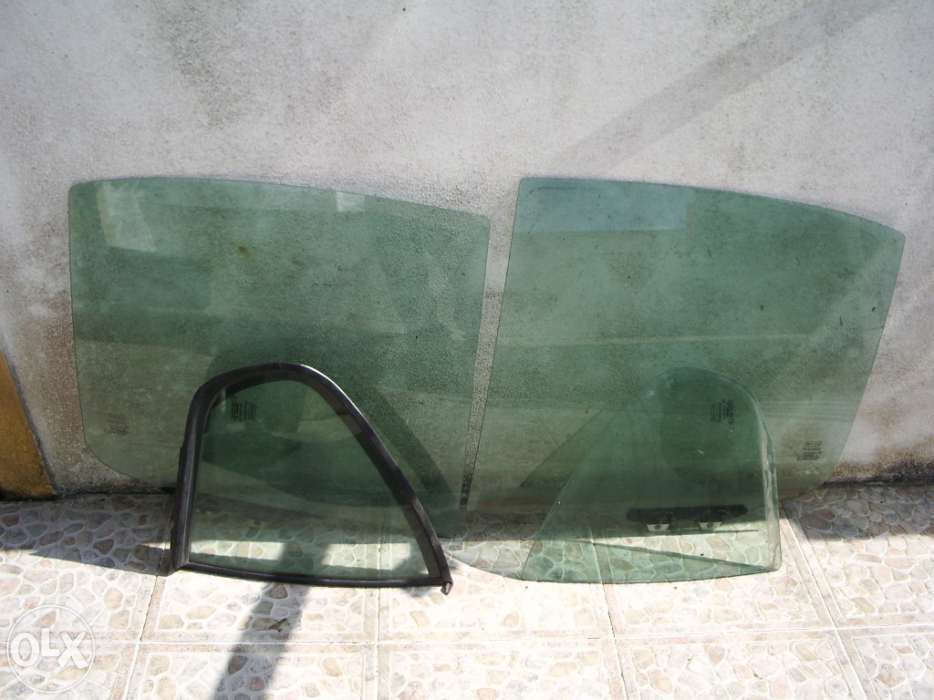 Vidros das portas e cantos traseiros e forra porta de rover 25