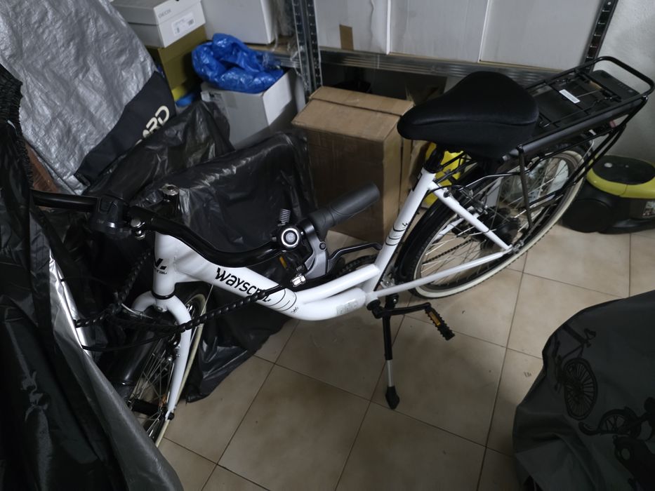 Bocicleta eletrica praticamente sem uso nova