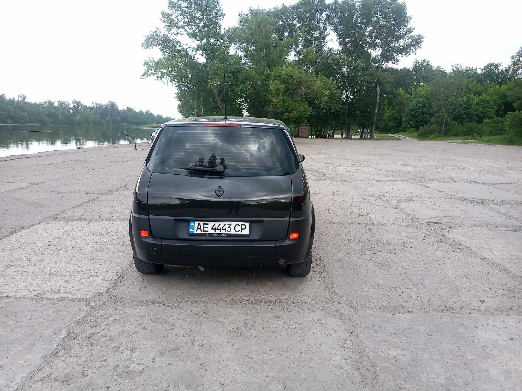 Продам семейное авто