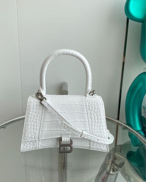 Malas de senhora Balenciaga