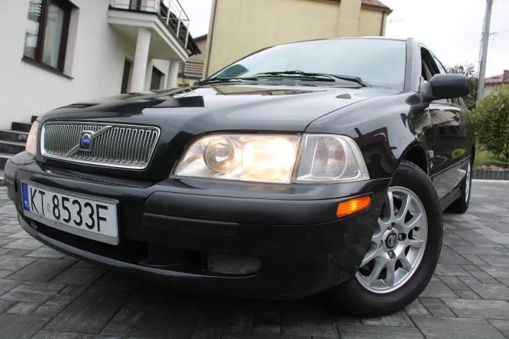 Volvo V40 ŁADNE_Fajne_ZERO Rdzy_BEZAWARYJNE~1,8 Benzyna_Długie OPŁATY_Stan WZÓR_